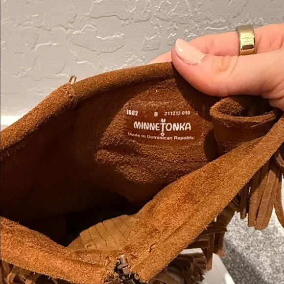 Minnetonka Women's Moccasin Fringe Boots - Tan - Picture 3 of 7
